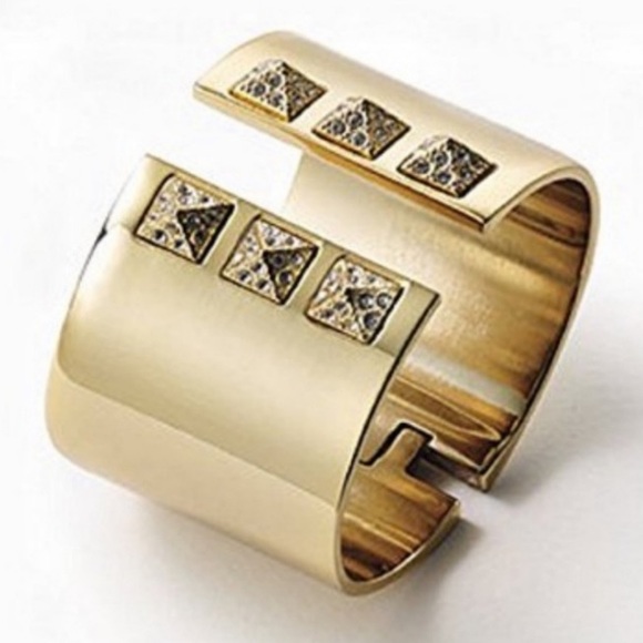 NWT VICTORIA’S SECRET | Hinged Bangle Bracelet Gold Tone - Picture 11 of 11